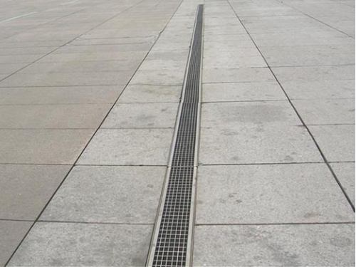 格柵網(wǎng)狀蓋板安裝效果